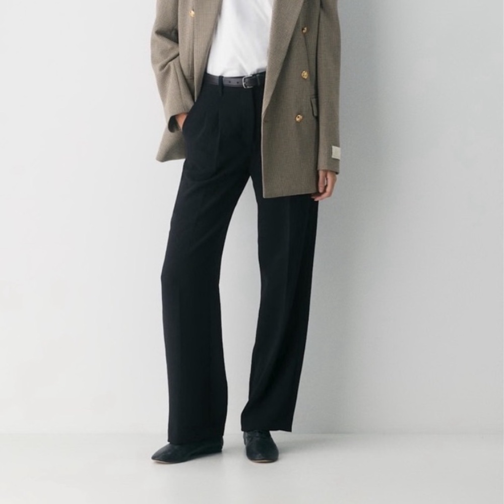 Aritzia Effortless Pant - Crepette - Size 2